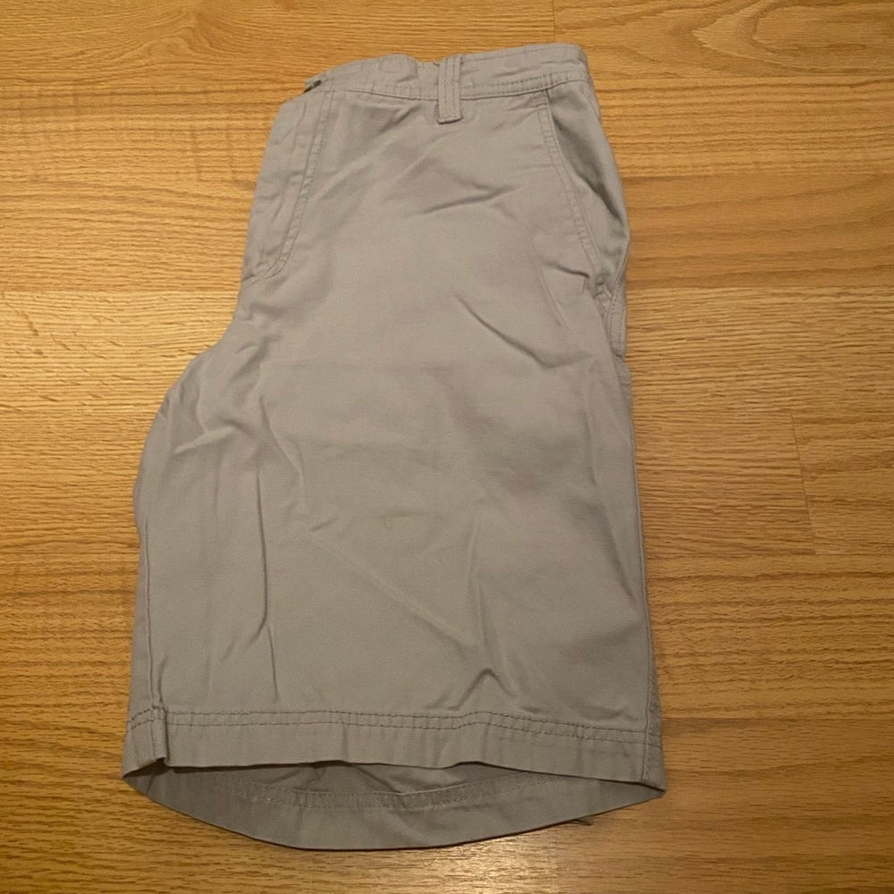Men’s gray Izod shorts size 34